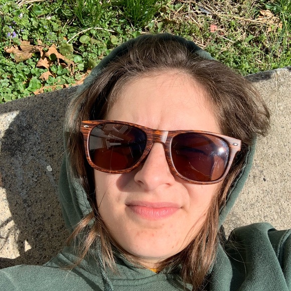 Meet your Posher, Bekky - Picture 1 of 1